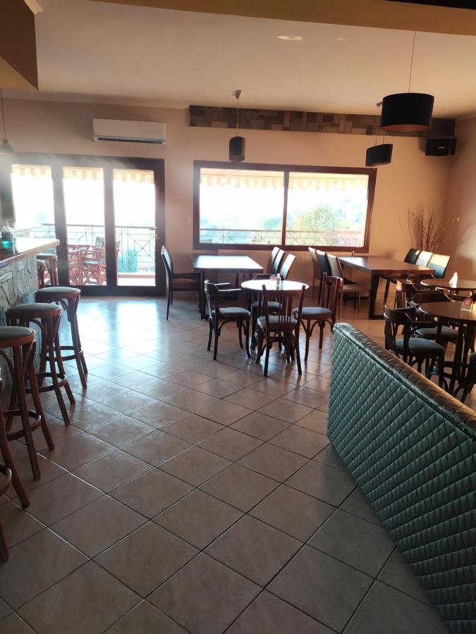 Smallhotel - Vevi Extérieur photo