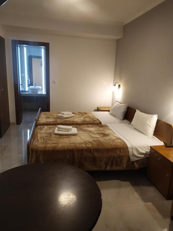 Smallhotel - Vevi Extérieur photo