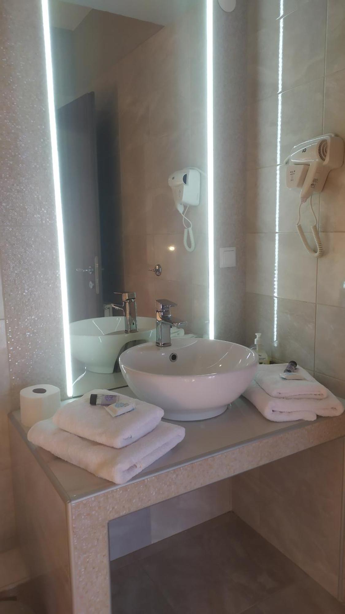 Smallhotel - Vevi Extérieur photo