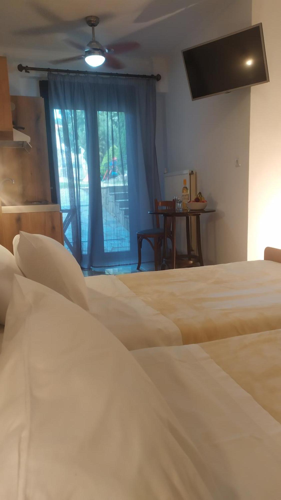Smallhotel - Vevi Extérieur photo